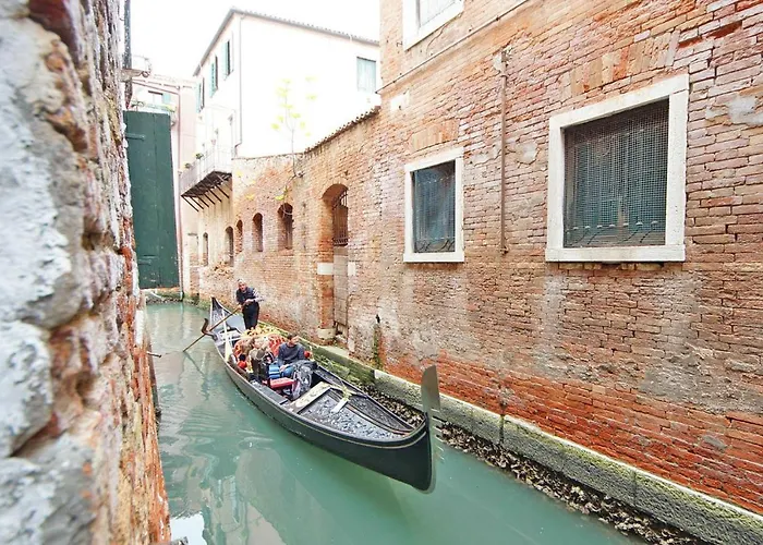 Gondola View Apartment